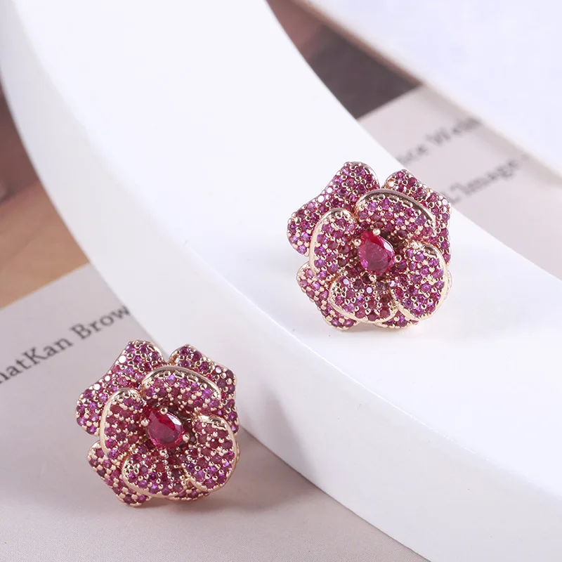 

Europe And The United States Sweet Romantic Glamour Full Three-Dimensional Rose Camellia Shape Full Of Diamonds Women's Earrings