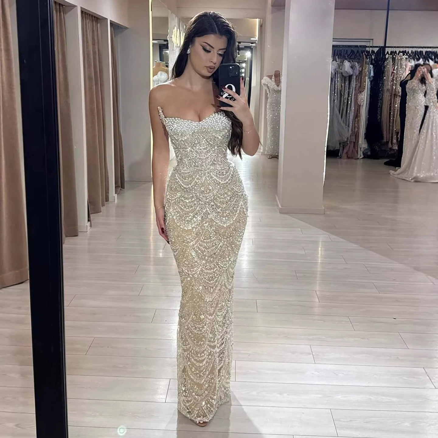 فستان سهرة عربي فاخر مخصص من SERENE HILL مزين بالخ...