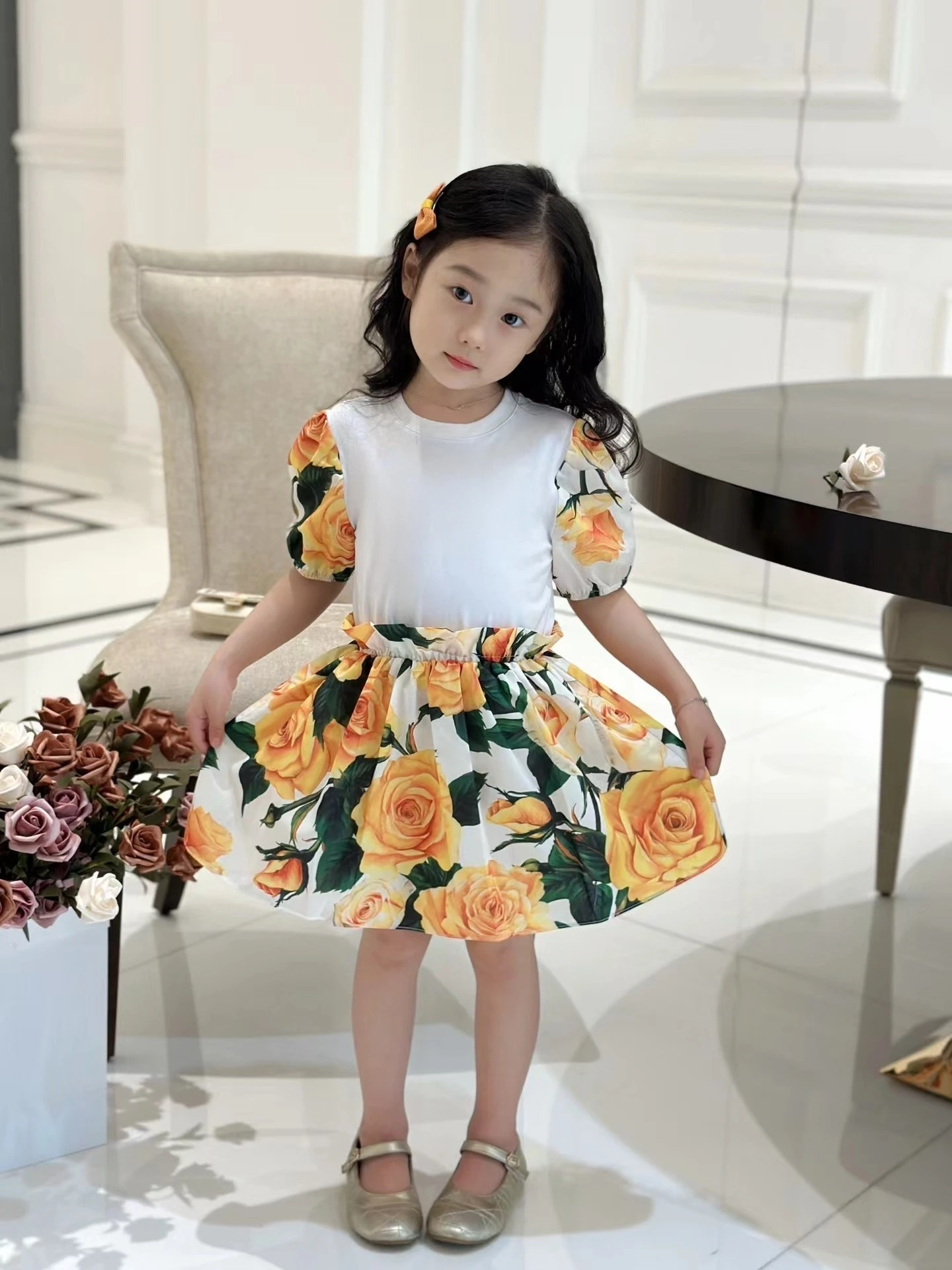 

Новинка лета 2024, модное дизайнерское платье с коротким рукавом и цветочным принтом, платье для маленьких девочек с надписью