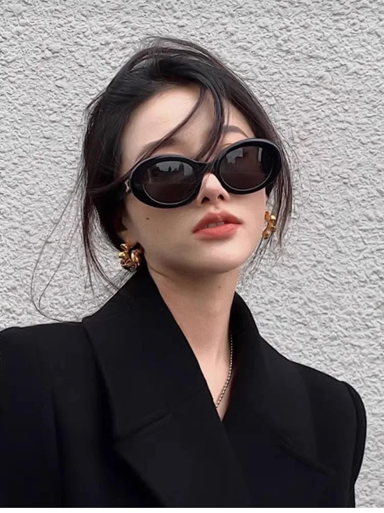 

Retro French Black Oval Frame Sunglasses for Women's High end European and American Style Spicy Girl Sunglasses Cat Eyes