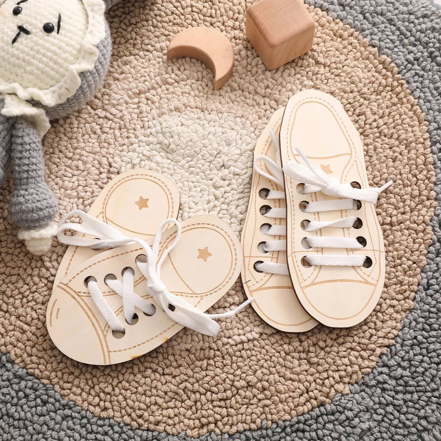 Educational Toys Wooden Lacing Shoe Toy Learn to Tie Laces Creative Threading Practice Tying Shoelaces Boards Montessori