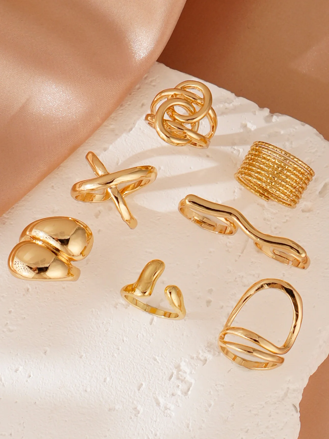 Chunky Minimalist Ring Set Fashion Accessory for Women