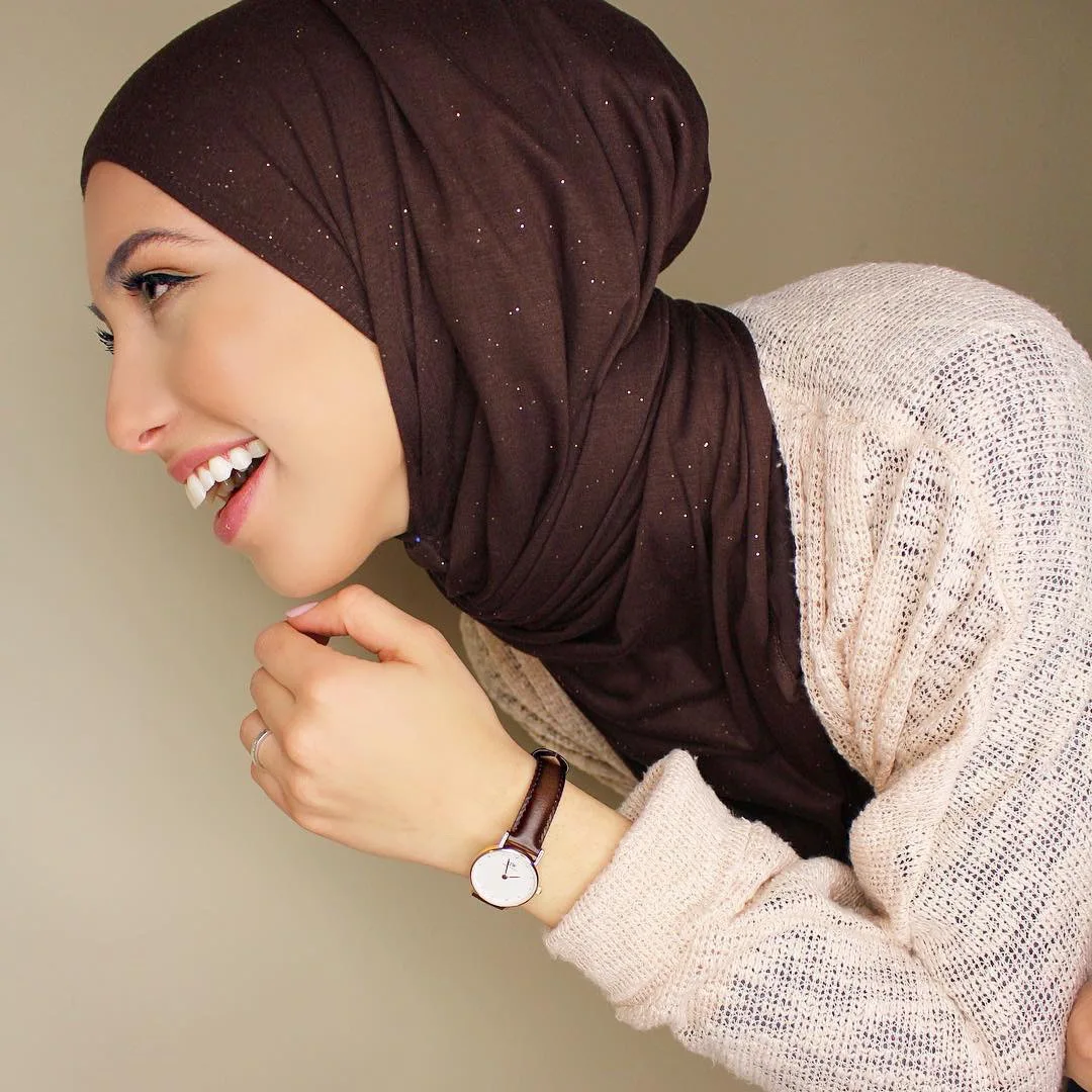 цена Мягкий хлопковый мусульманский шарф хиджаб Однотонный женский трикотажный головной платок мусульманский головной платок женский Тюрбан Хиджаб фуляр женский головной платок