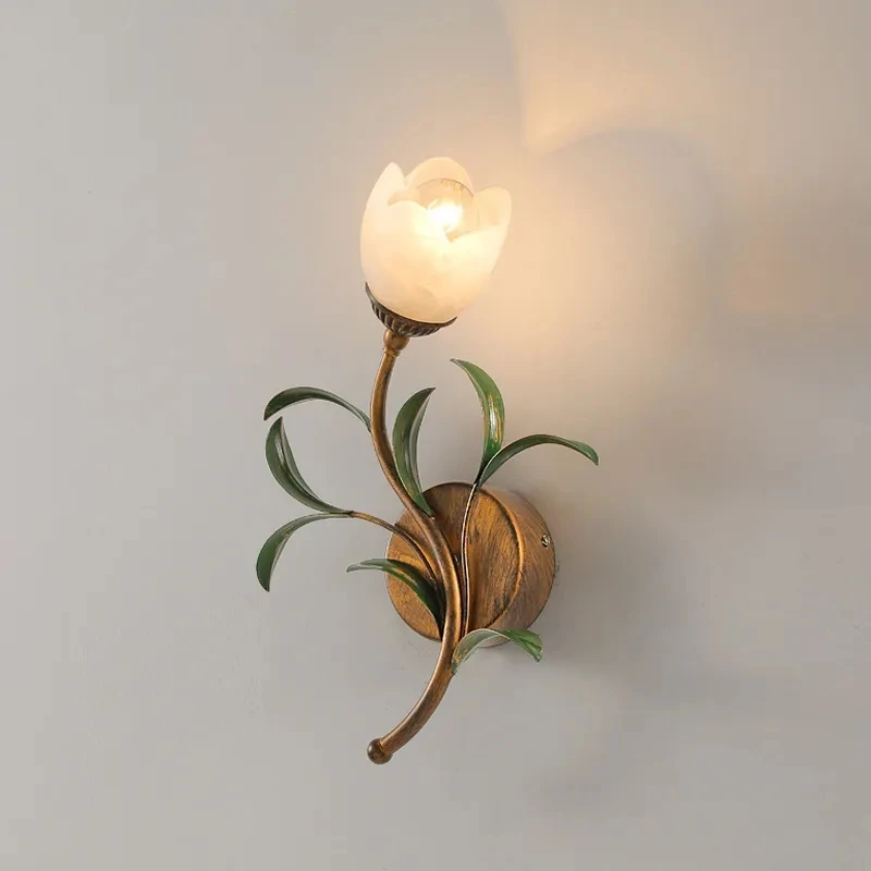 

Французская пасторальная романтическая Цветочная стена Фотофон декоративная Европа ретро спальня прикроватная стеклянная лампа в форме ветки