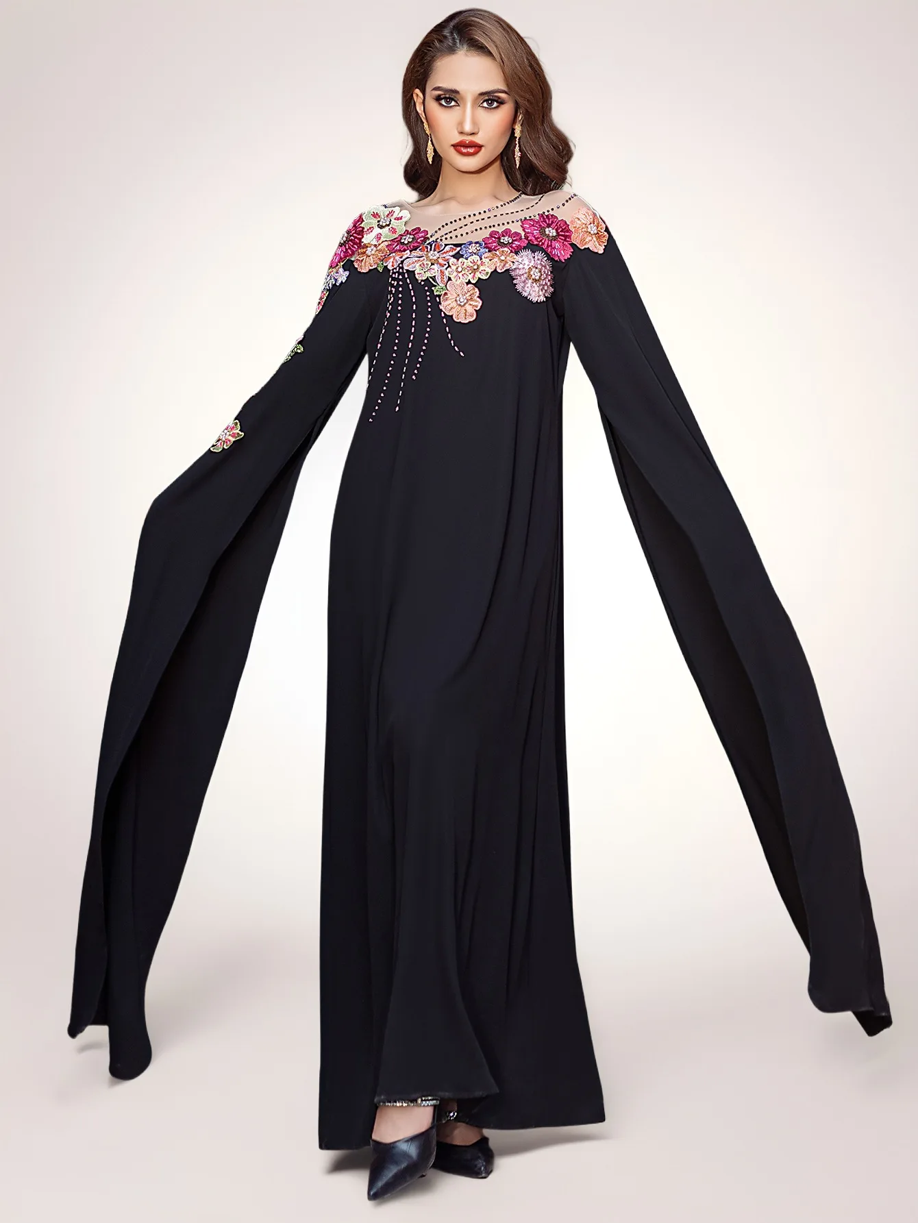 عبايات رمضان مزينة للنساء بأكمام طويلة للغاية للحف...