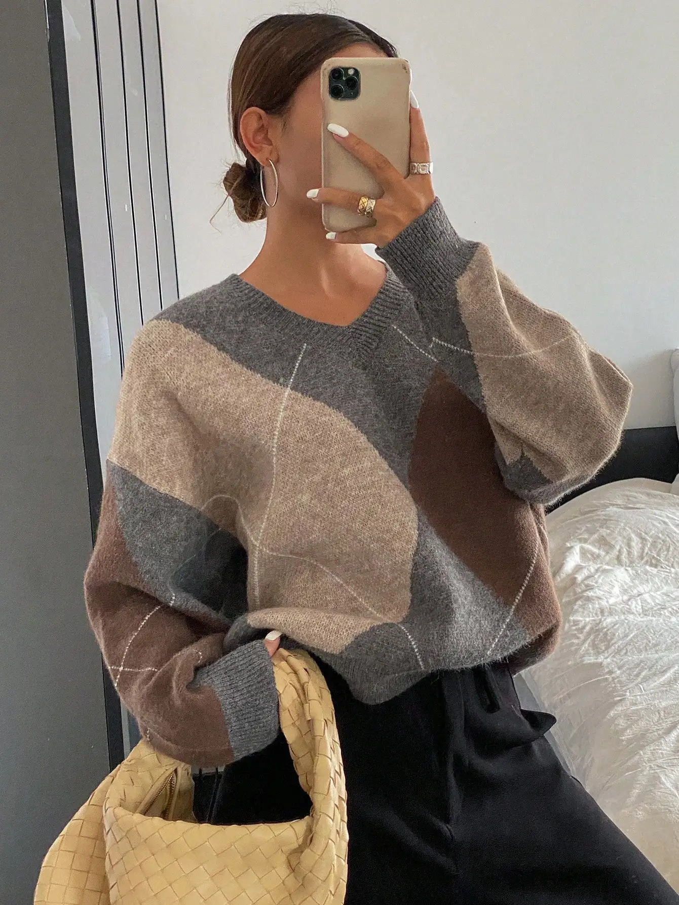 Women's Argyle Knit Sweater, V Neck Loose Drop Shoulder Long Sleeve, Gentle Commute Pullover Top for Autumn & Winter