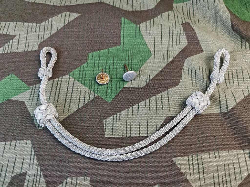 WWII GERMAN OFFICER VISOR CAP SILVER BULLION CHIN CORD Silver AND BUTTON