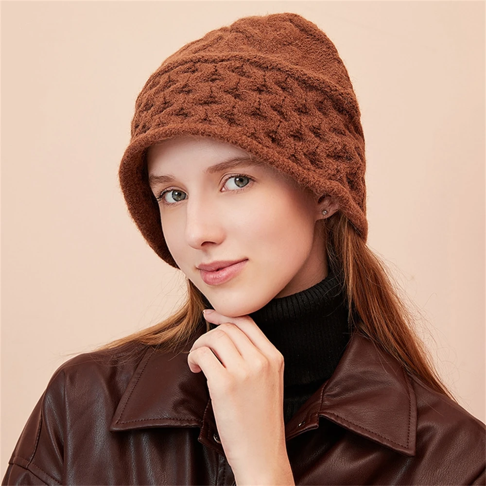 

Fashion thick Twist Knitted Hat Korean Windproof Hat Winter Solid Color Ski Slouchy Cap Women Wool Warm Caps Warm Beanies Hat