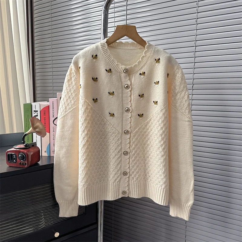 

Gentle knitted cardigan top women's fall-winter loose crew neck jumpers white color sweet embroidered sweater jacket