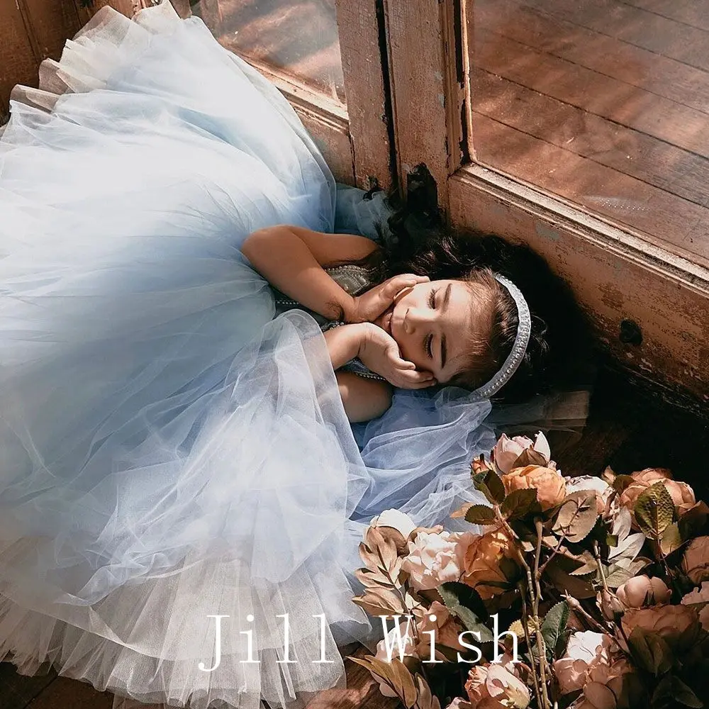 Рисунок 3 - Элегантное голубое мини-платье Jill Wish