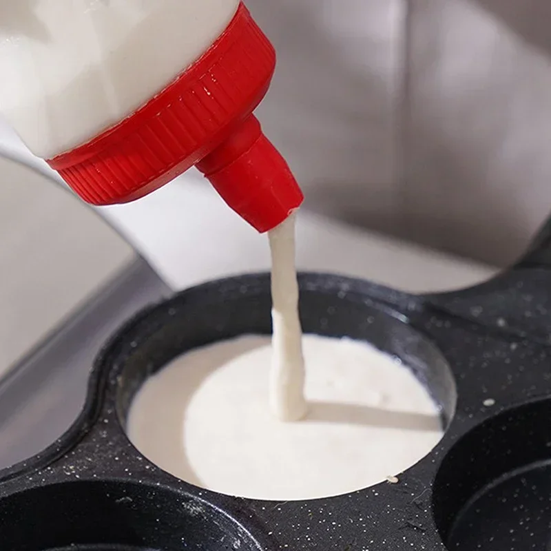 Enhanced Hand-Cranked Batter Mixing Bottle - 700ml Pancake & Crepe Dispenser
