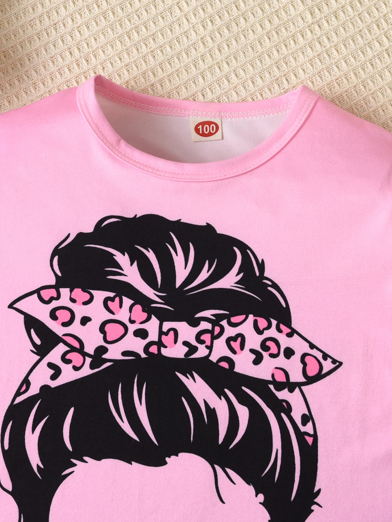 ملابس للفتيات بطبعة جلد النمر الوردي ، بلوفر وبنطا...