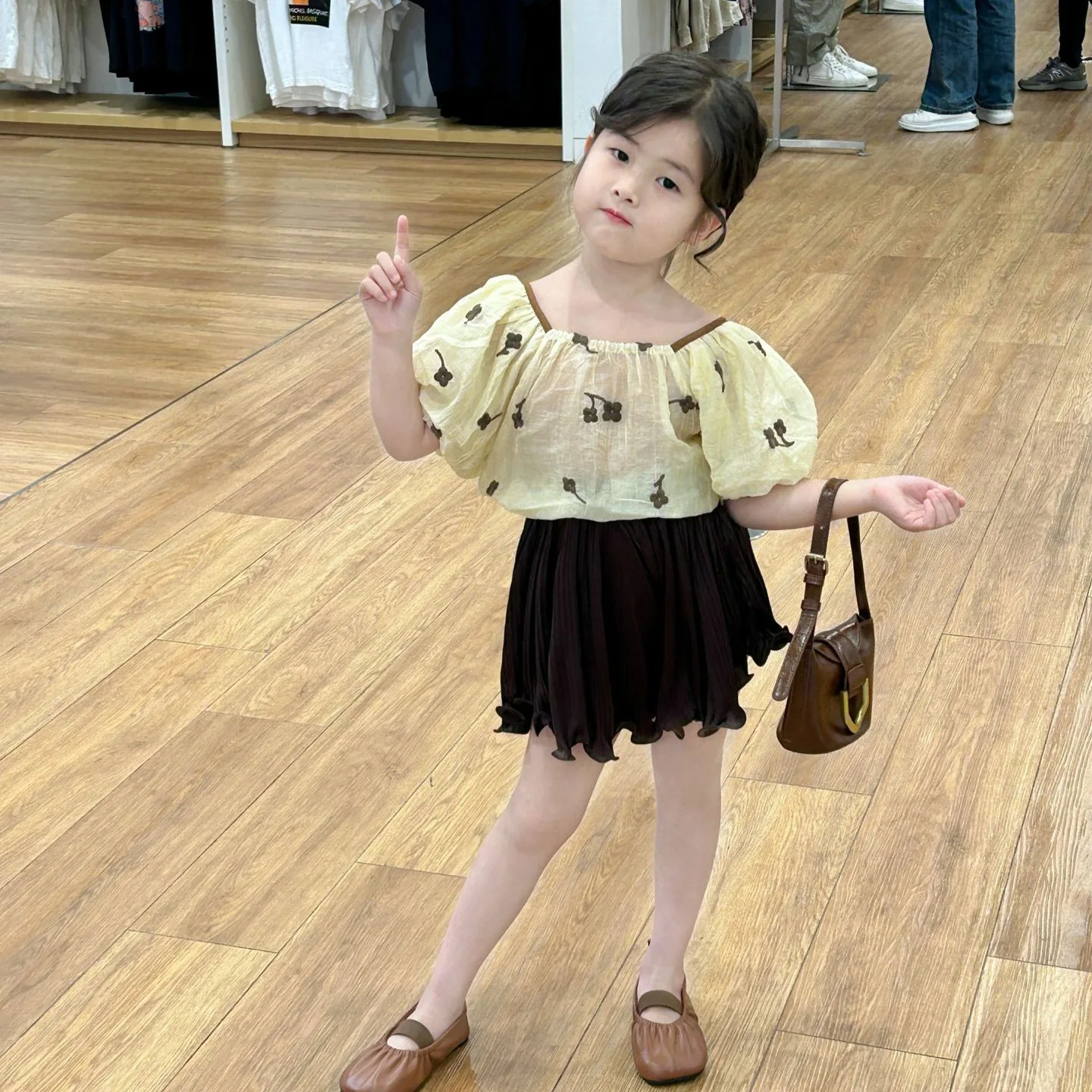 

Summer 2024 Children Girls 2PCS Clothes Set Printed Thin Bubble Sleeve Tees Korean Ruffle Hem Solid Shorts Toddler Girls Outfits