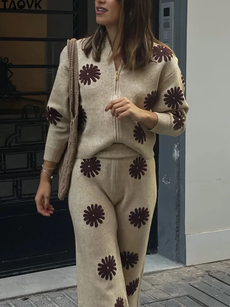 

TAOVK Womne Cardigans Pants Two Pieces Sets Elegant Flower Embroidery Stand Collar Zipper Sweaters + Wide Leg Trousers Suits