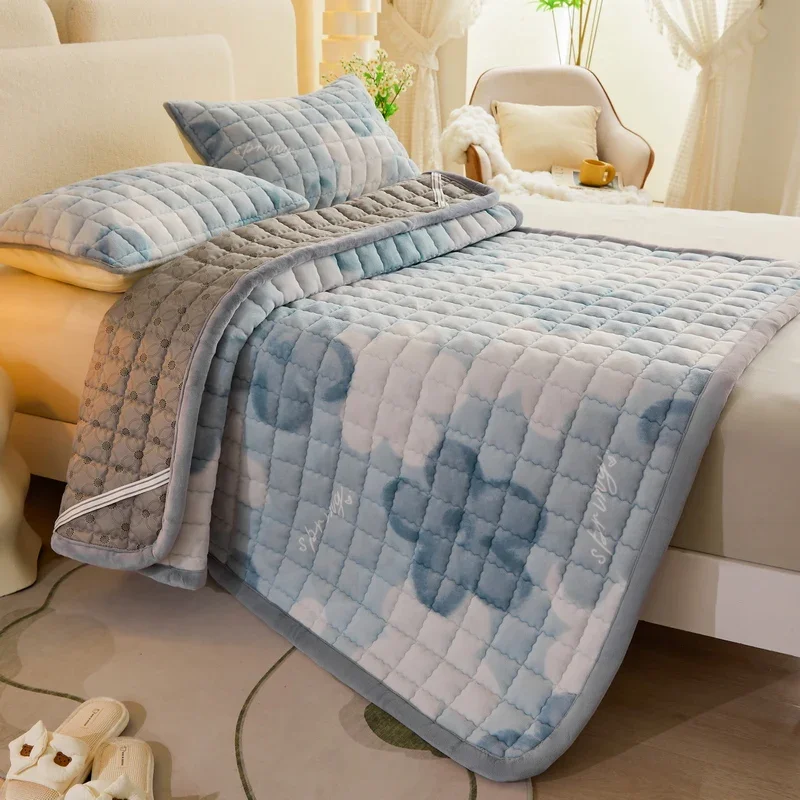 thumbnail image 1 of Colchón de cama plegable con bonitos dibujos animados para niños, colchoneta cálida y gruesa para el suelo, transpirable y agradable para la piel, cojín suave, 1 unidad, 1 of 5