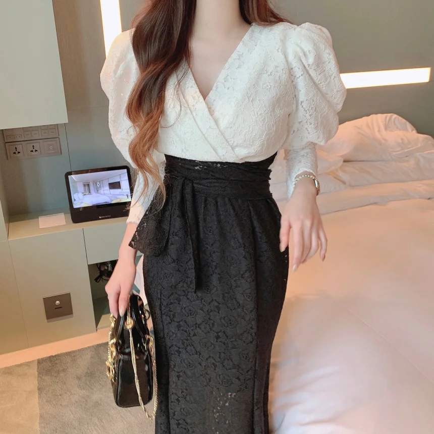 S6158ee575b704c28a4e018e16d63c79fU - Spring / Autumn Crossover V-Neck Puff Sleeves Lace Hook Flowers Contrast Fishtail Midi Dress
