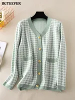 metal button green