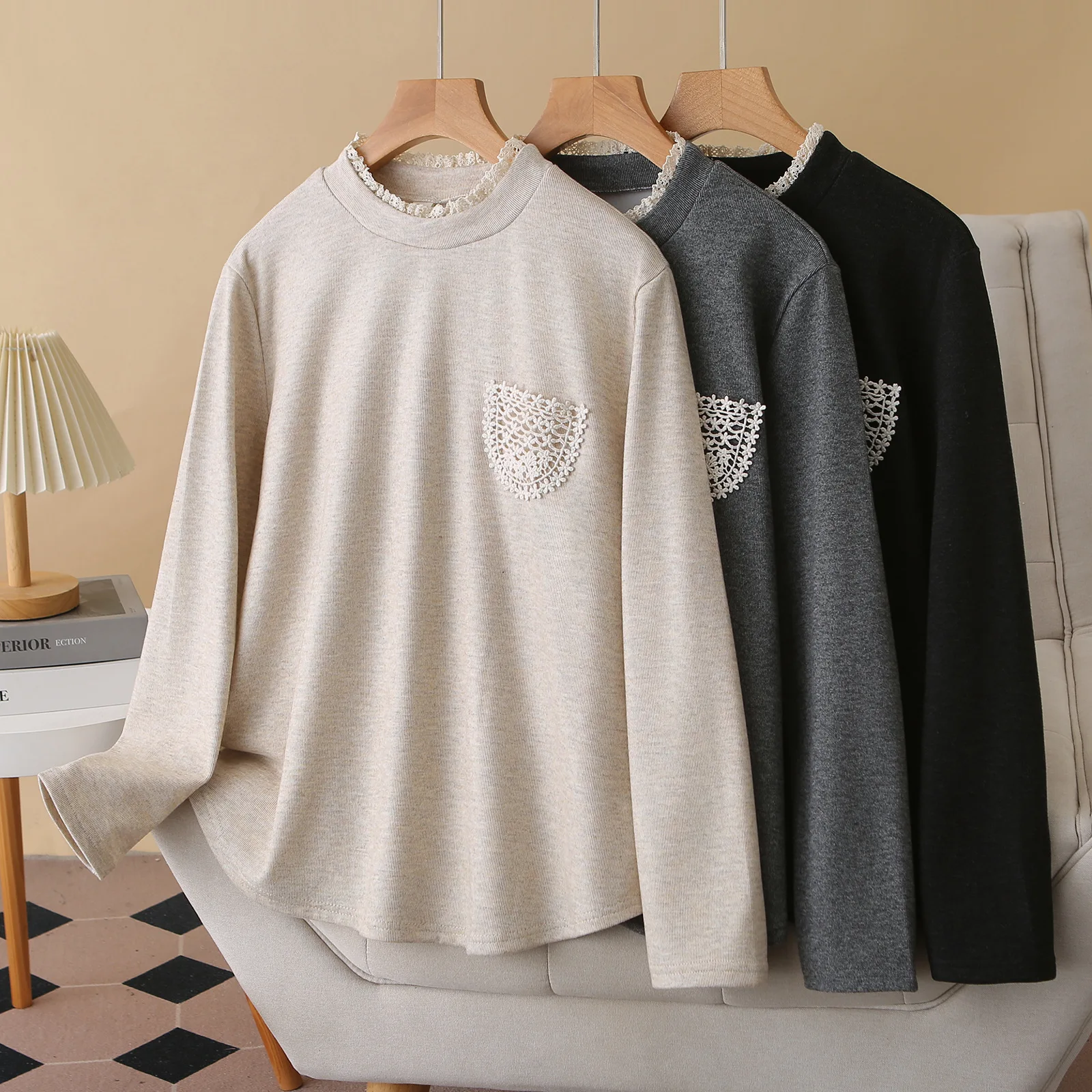 XXXXL Fashion Plus Size Woman Clothing T-Shirt Autumn Winter Style Design Lace Collar Fleece Warm Long Sleeved Base Tops 9693