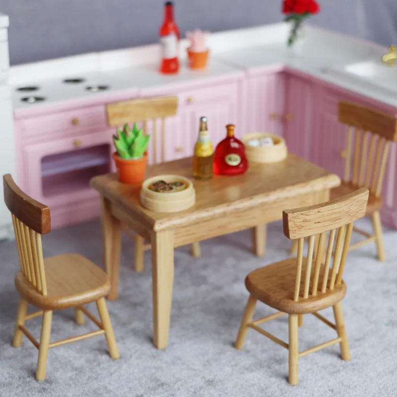 Tavolo da pranzo in miniatura per casa delle bambole con 4 sedie originali, scala 1:12 - Italia