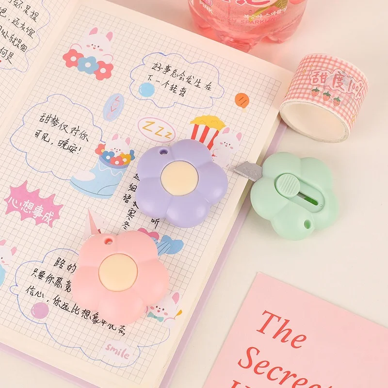 Cute Flower Dog Mini Portable Utility Knife Paper Cutter Cutting Paper Razor Blade Office Stationery Cutting Supplies utility knife paper cutter craft cutting knife