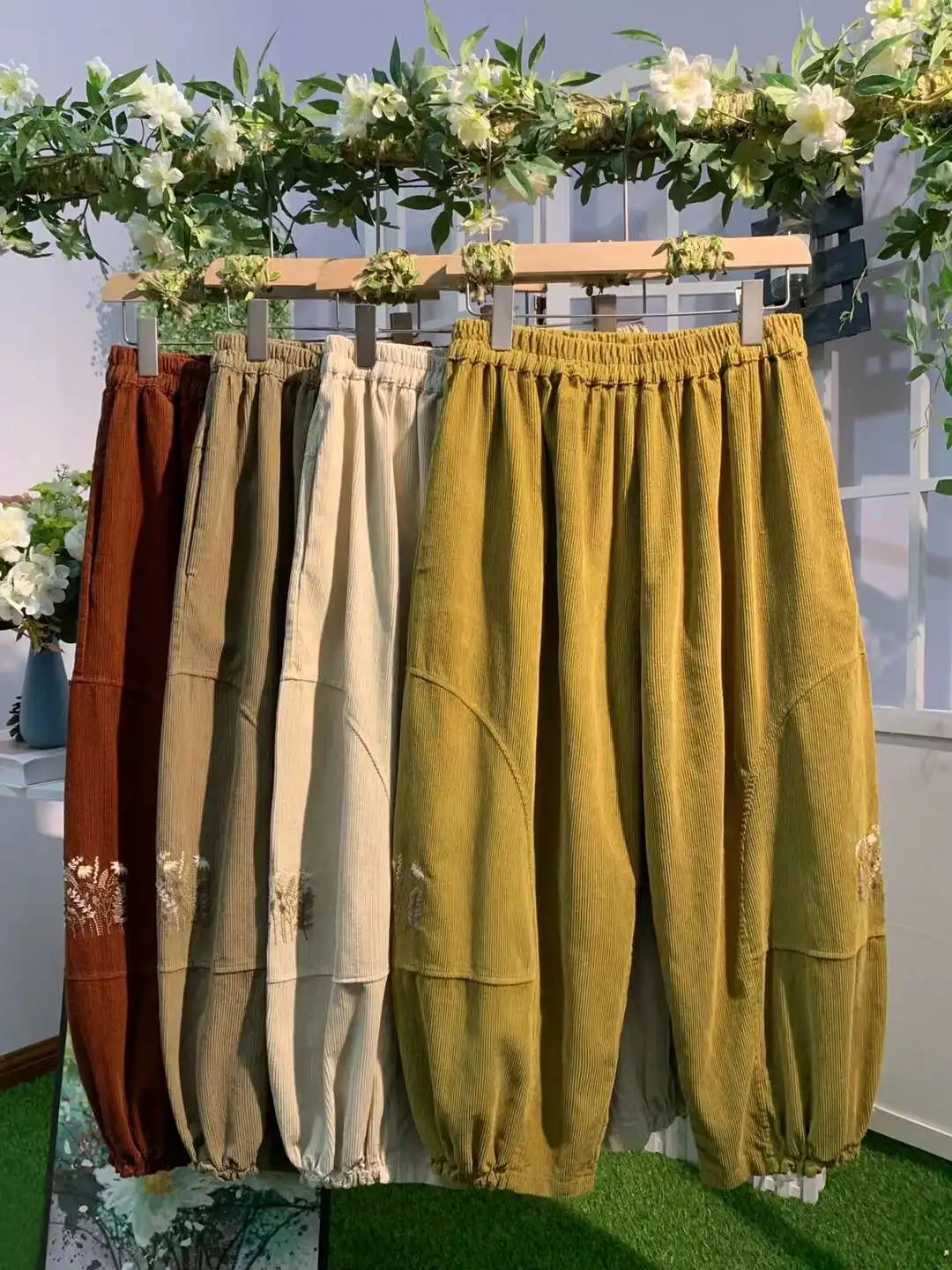 

Spring Autumn Sweet Embroidery Pants Women Elastic Waist Casual Ankle-length Pants