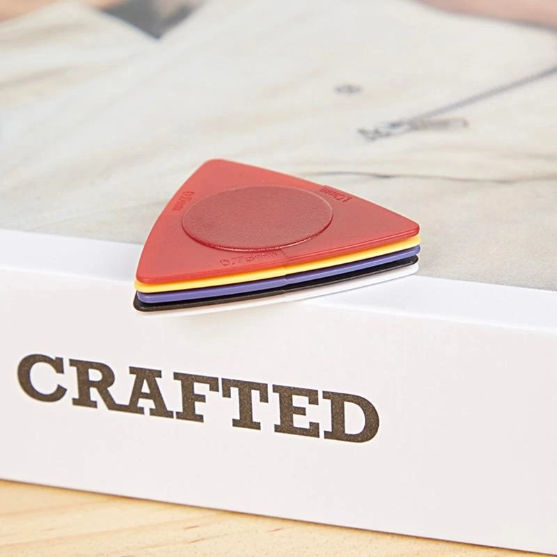 10Pcs 3 In 1 기타 추천 Plectrum 키트, 블랙/화이트/레드/옐로우/블루 기타 패들, 기타 베이스용 플라스틱 기타 추천