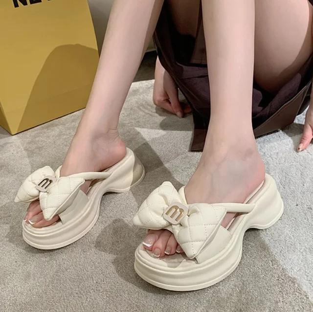 Women Slippers 2025 Summer Casual Shoes Versatile Thick Sole Women flip flop Outwear Bow Beach Slippers Sexy Slides tongs femme