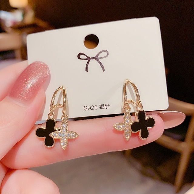 Clover Temperament Drop Earrings Four Petal Flower Zircon Pendant Earrings For Women Girl Fashion Korean Jewelry Earrings