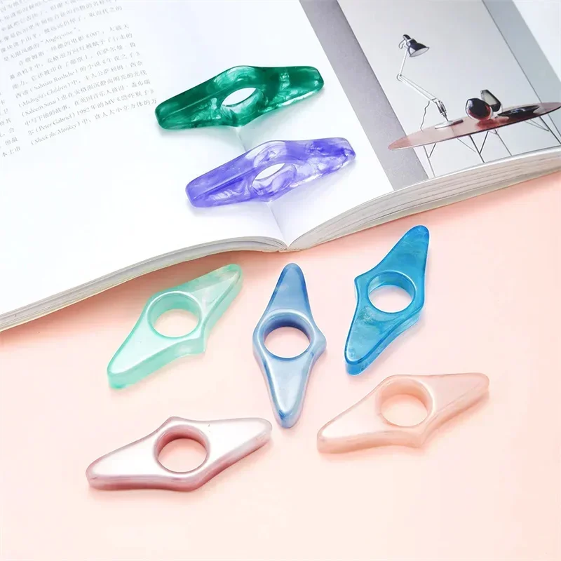 Book Page Mark Holder Resin Reading Bookmarks Pages Openers Portable Book Opener Tool with Thumb Rings Bookmark Gift bookmark page holder bookmarks stationery supplies bookmark holder