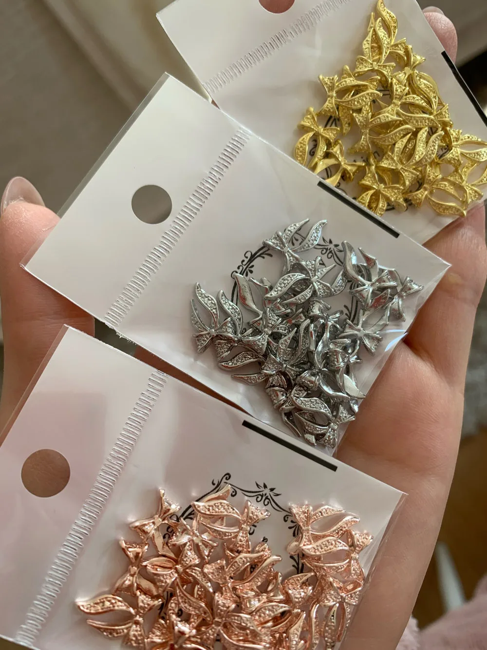 

50pcs Gold Alloy Bow Nail Art Jewelry Bow Tie Bow-knot Jewelry 3D Tips Nail Bow Flower Manicure DIY Decoration Accessories,1011