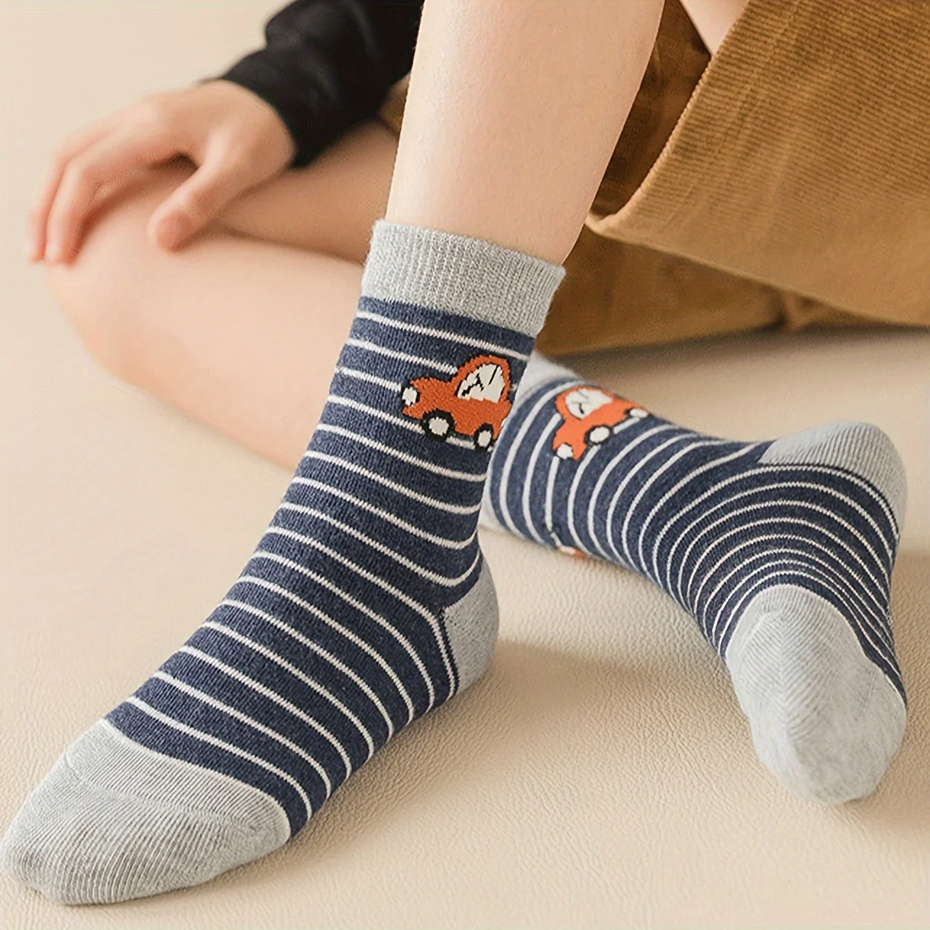Children's car cartoon stripe pattern mid tube socks are comfortable, breathable, highly elastic, sweat absorbing, and odor resi 3