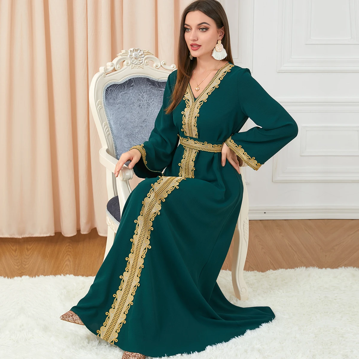 A Lin Muslim Woman Dress Embroidered V-neck Long Sleeve Eid Mubarak Kaftan Dubai Abaya Turkey Morocco Arabian Islamic Dresses