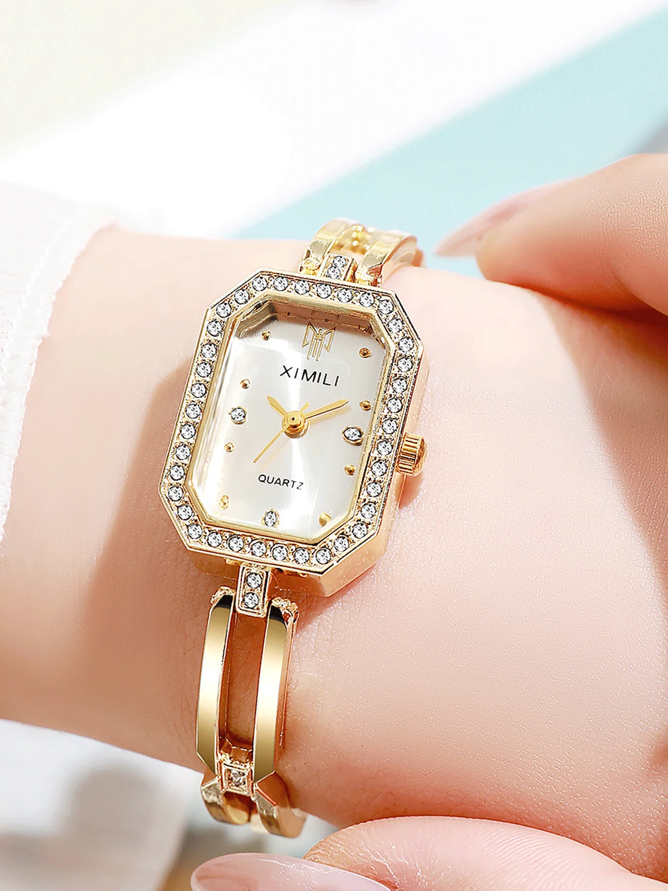 Exquisite temperament, versatile and high-end women's watch square bracelet watch set