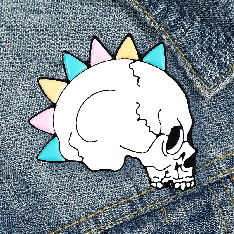 

Cartoon creative brooch lovely multicolored skull brooch the best gift for friends and family