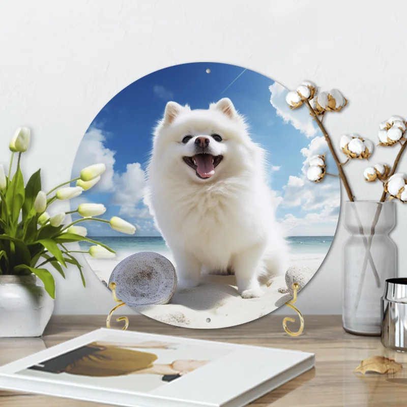 

Белая Померанская собака в песке на пляже, идеально подходит для украшения винтажных комнат, гаража, аксессуары для украшения дома