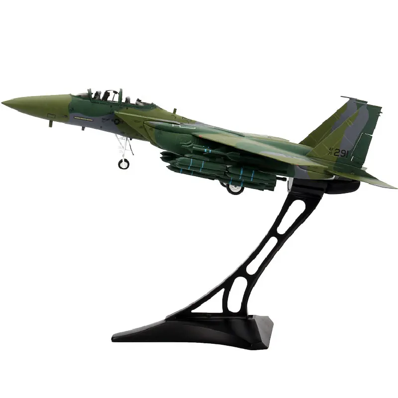 

Литая модель самолета из сплава и пластика в масштабе 1:72
