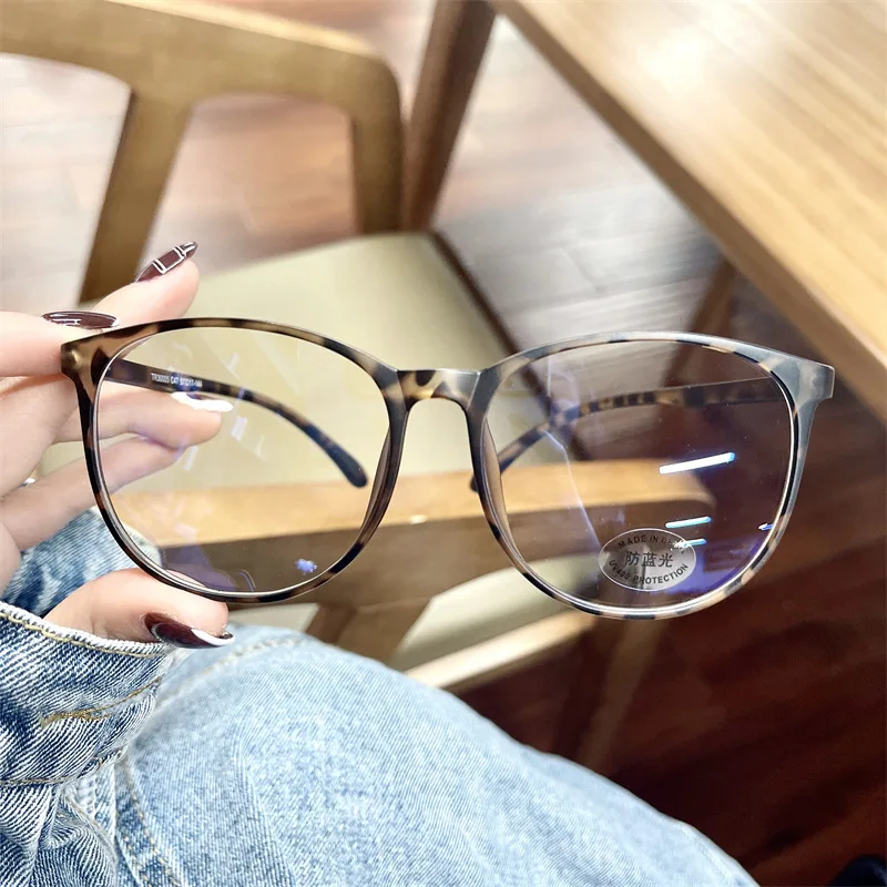 Men's and Women's Eyewear