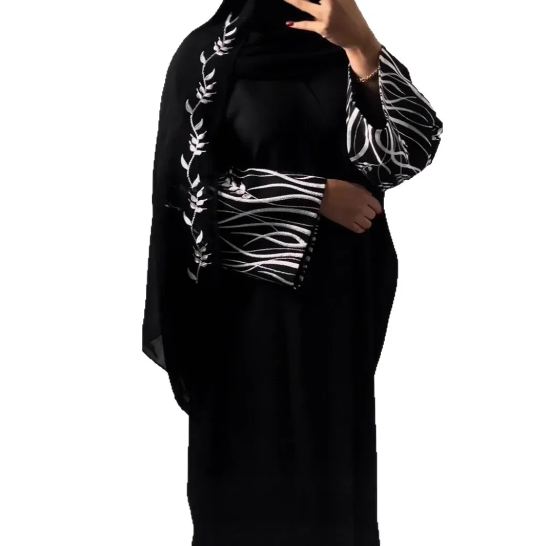 Fashionable Embroidered Long Robe Outerwear Abaya Elegant Muslim Women's Clothing Traditional Arabic Design Stylish Outerwear - Image 5