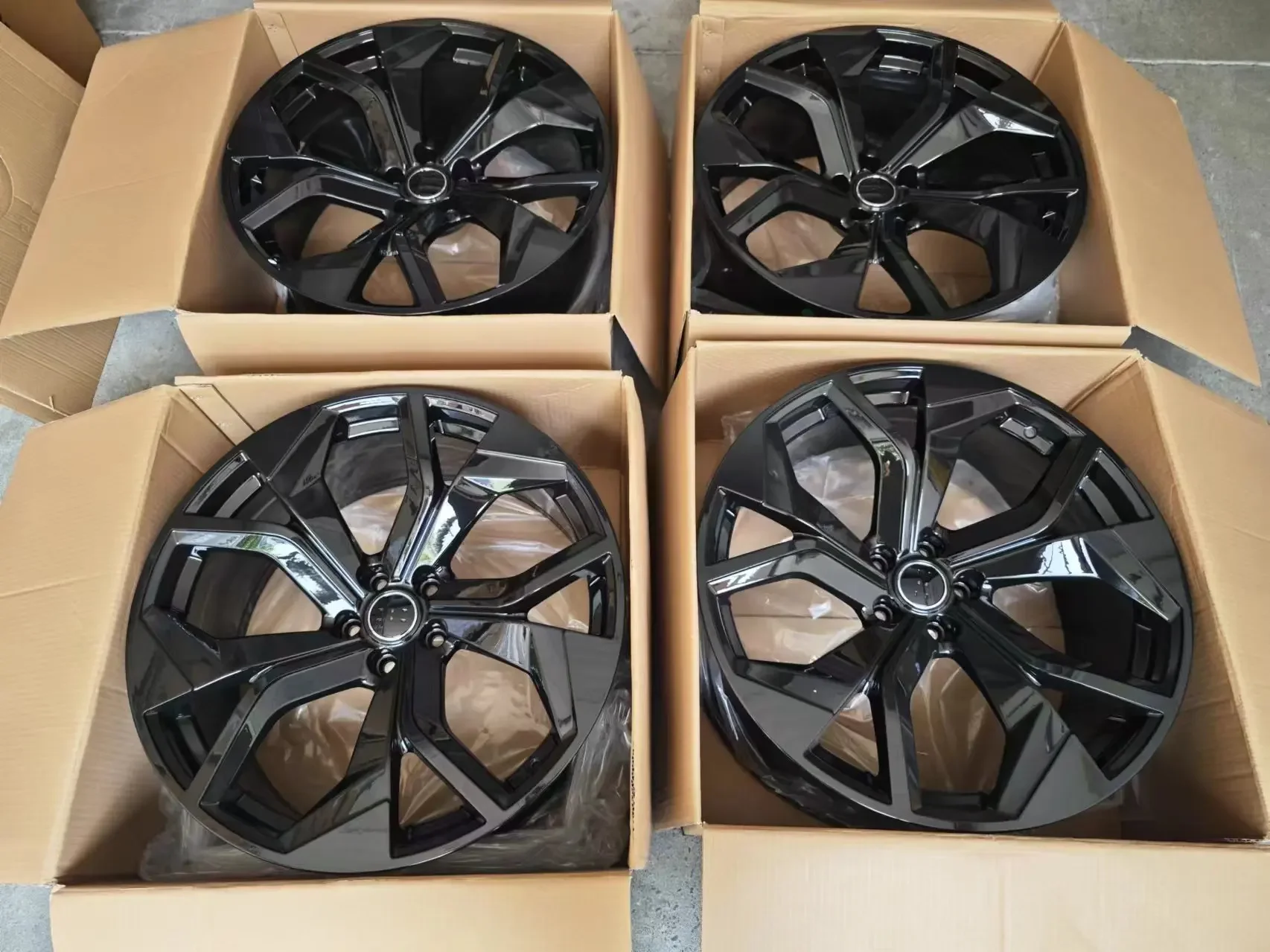 YQ Gloss Black Forged Wheels For Audis RS Q8 21 22 23 24 inch 5X112 5X114.3 5X120 T6061 Alloy Racing Car