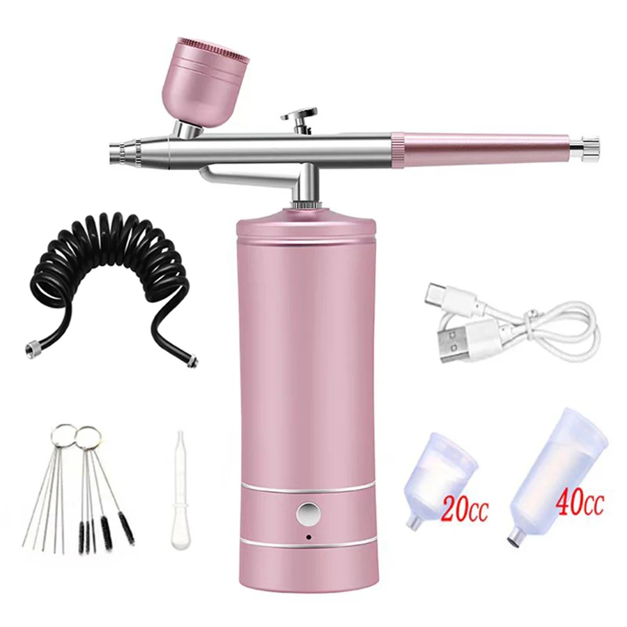 Približeni prikaz fine mlaznice airbrusha za kontrolirano prskanje