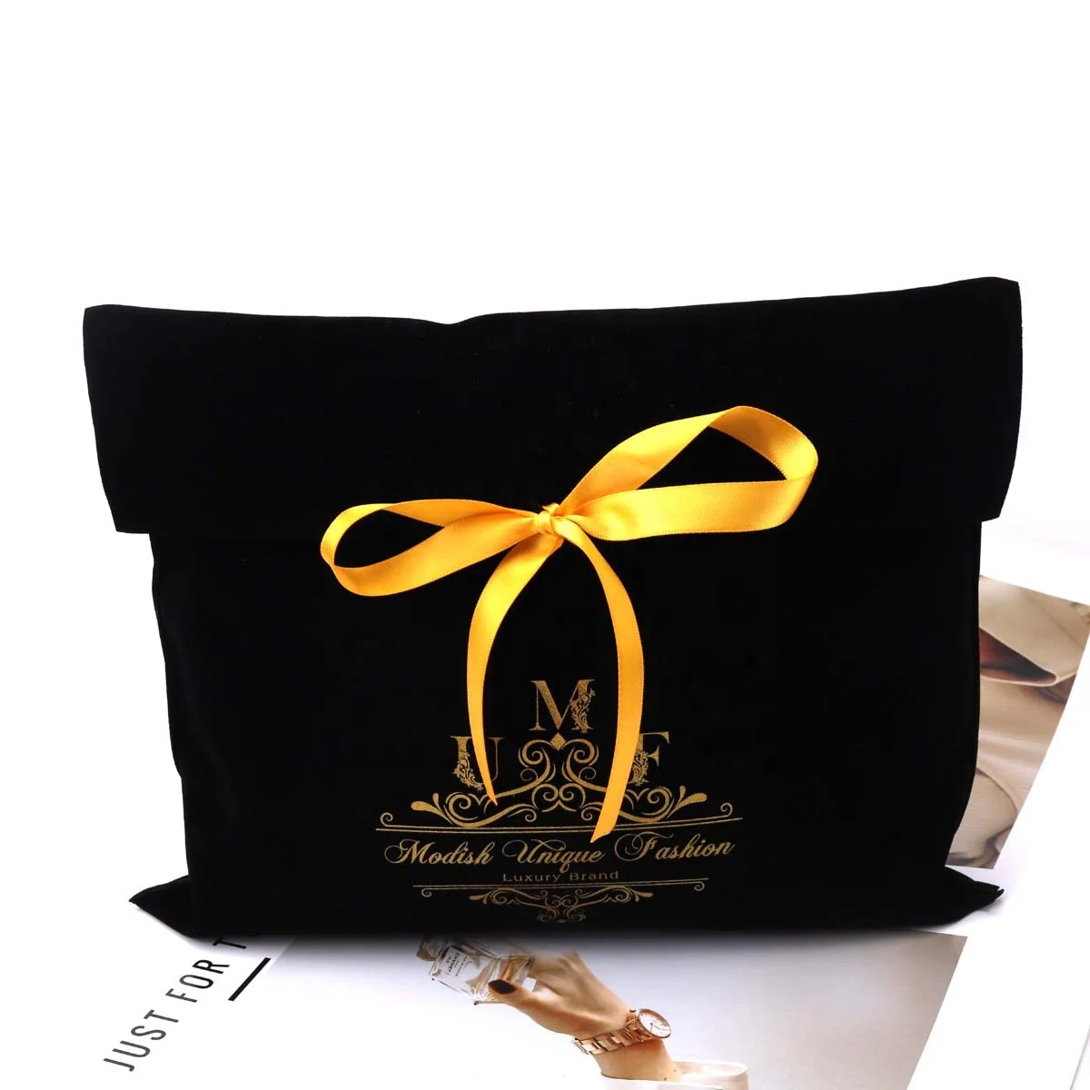 Poudres d'enveloppe de velours noir avec logo personnalisé imprimé, sac de velours à rabat de luxe avec ruban, stockage de vêtements imbibés de livre, poussière