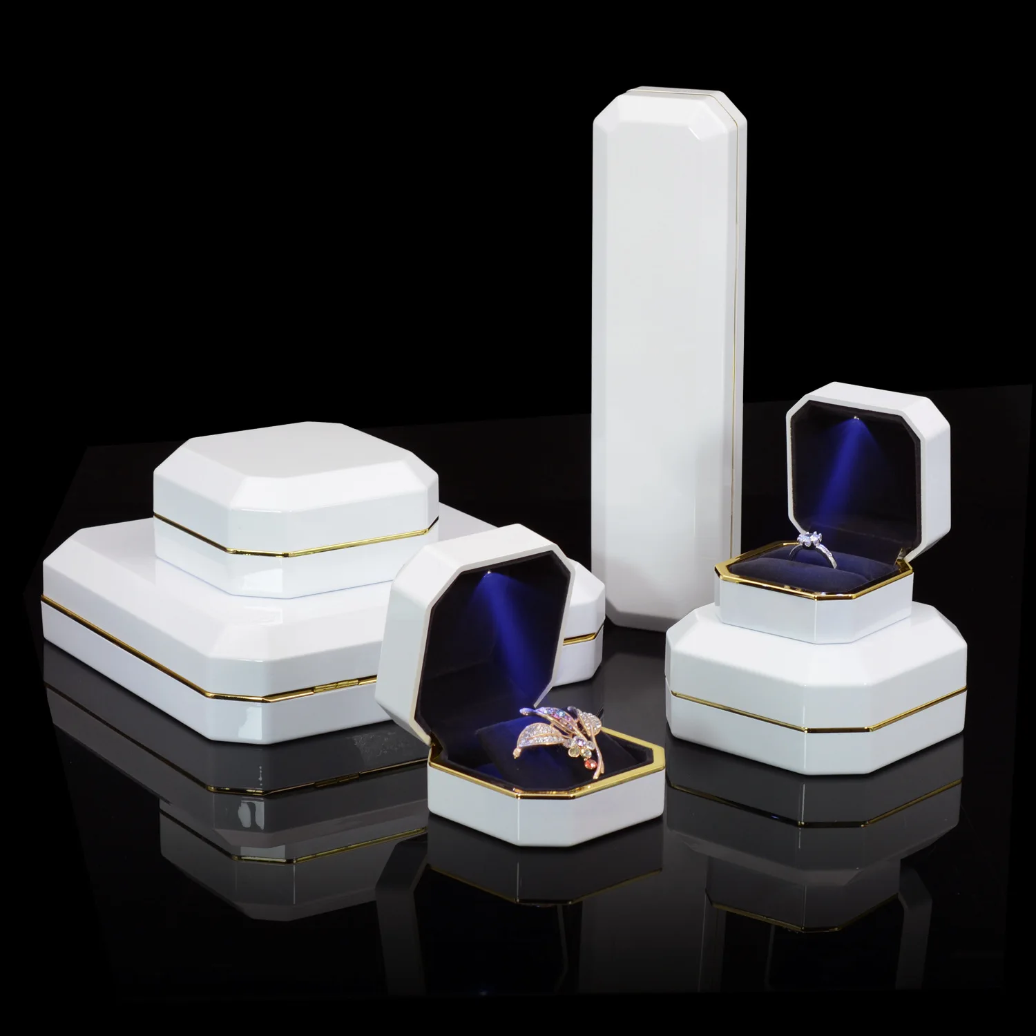 

LED light emitting ring white box with gold edge high-end necklace box gift pearl bracelet box