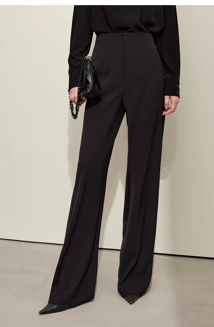 outfit frontale con look pulito e minimalista