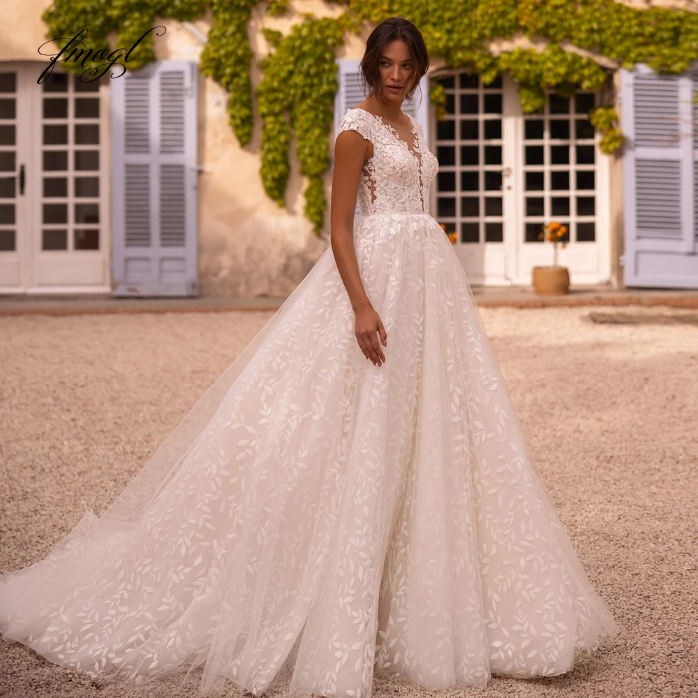

Fmogl A-Line Graceful Vintage Wedding Dresses Scalloped Cap Sleeve Vestido De Novia Lace Appliques Romantic Robe De Mariee