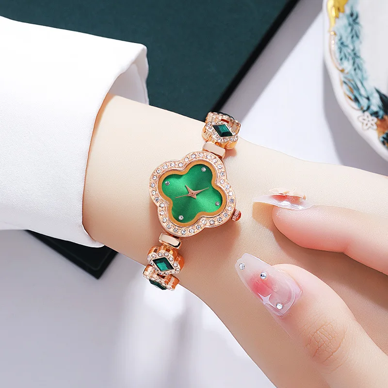 Clover bracelet watch with quartz and diamond inlay, fashionable women's watch