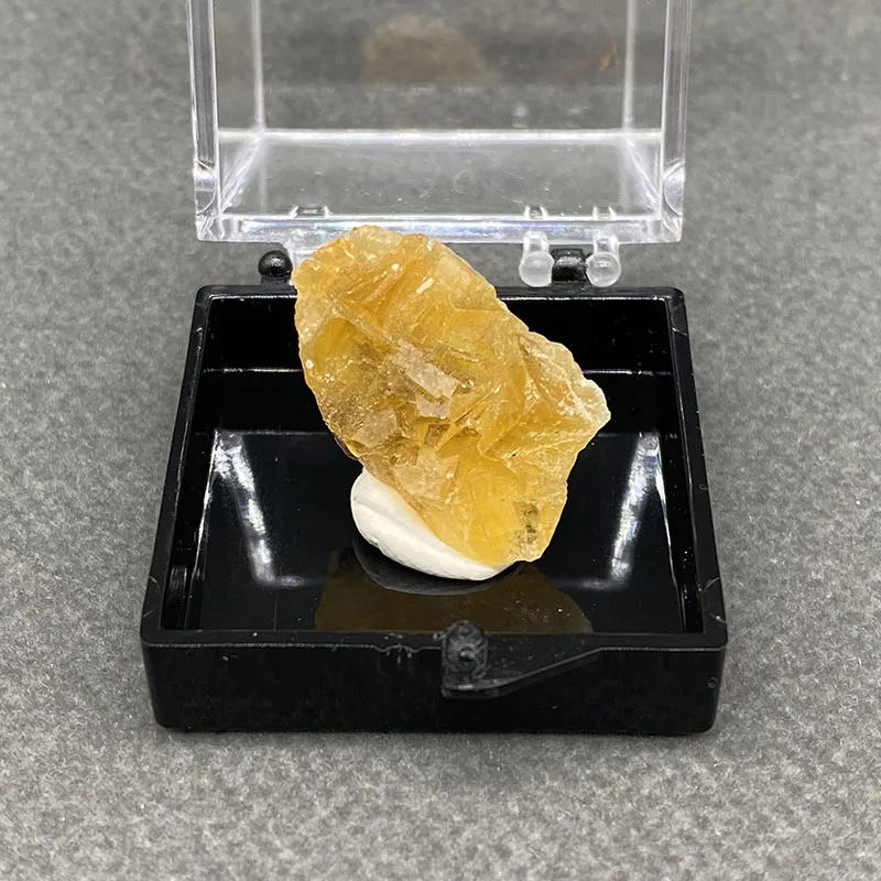 100%  Natural yellow fluorite Mineral Specimens Stones and Crystals Healing Crystal from Spain  +Box size:35*35*35 mm