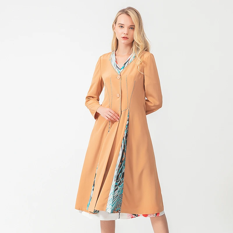 

VOALove 36m/m Light Camel Silk Heavy Print Collage Micro Elastic Blue Arch Pin Three Button Long Sleeve Drape Trench Coat F531