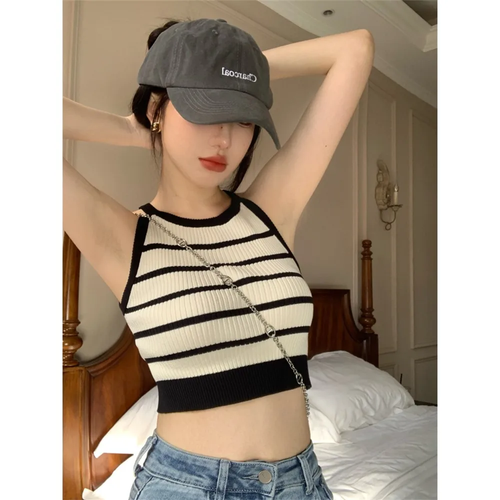 

New Woman's Sleeveless Vest Top Female Knitted Stripe Clothes T-shirt Summer Ladies Tees Casual Fashion Women Clothing T-shirts