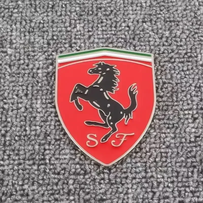 Zelfklevend metalen Ferrari logo voor interieur en exterieur
