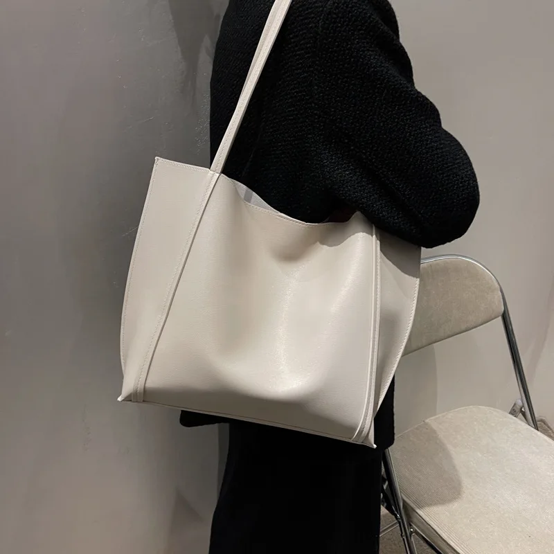 Damen-Tragetasche, modische Unterarmtasche, große Kapazität, weiche PU-Leder-Umhängetasche, Retro-Crossbody-Tasche, lässige tragbare Bucket Bag – Detail 8